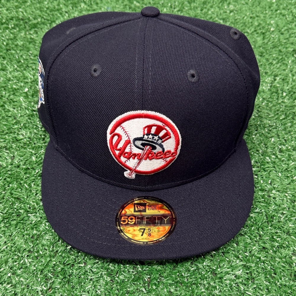 New Era 59Fifty New York Yankees Fitted Hat with 2000 World Series Patch 7 5/8